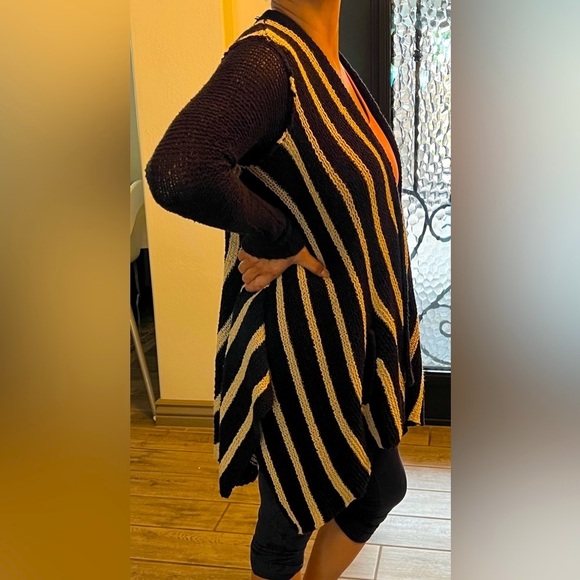 Free People Oversized Sweater size XS, pockets on each side - Picture 1 of 11